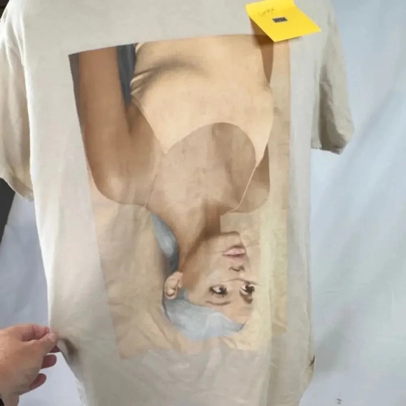 VTG Ariana Grande Sweetener T-Shirt Crew Neck Short Pre-Shrunk Cotton Beige L - Picture 4 of 9